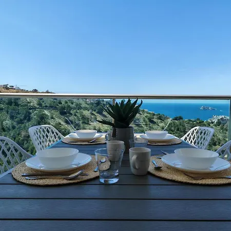Skyline 25 Vistas Al Mar Y Montana Бенидорм